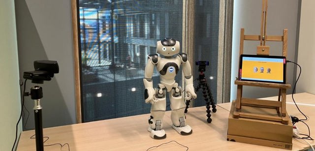 Robots leren beter communiceren met mensen door AI-taalmodellen